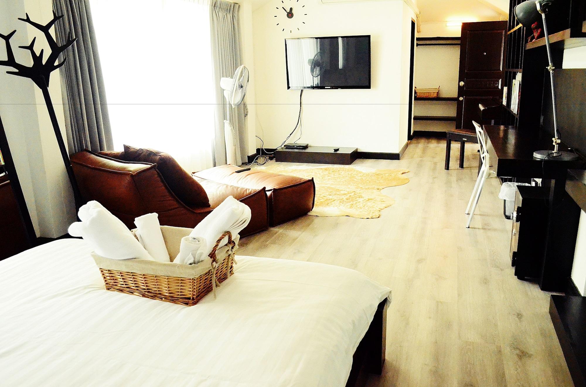 Early Bird Bed & Breakfast (Adults Only) Chiang Mai Buitenkant foto