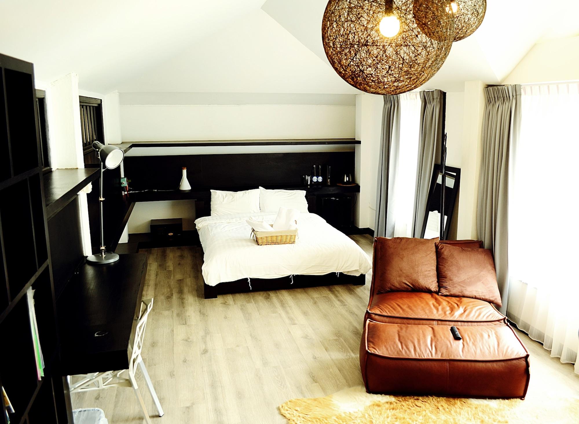 Early Bird Bed & Breakfast (Adults Only) Chiang Mai Buitenkant foto