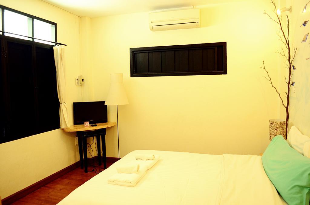 Early Bird Bed & Breakfast (Adults Only) Chiang Mai Buitenkant foto
