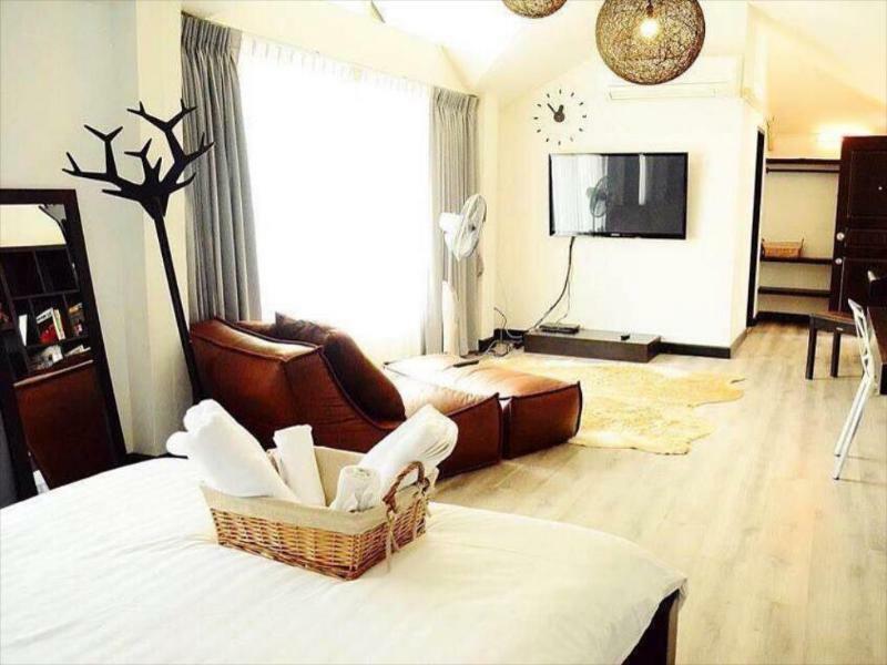 Early Bird Bed & Breakfast (Adults Only) Chiang Mai Buitenkant foto
